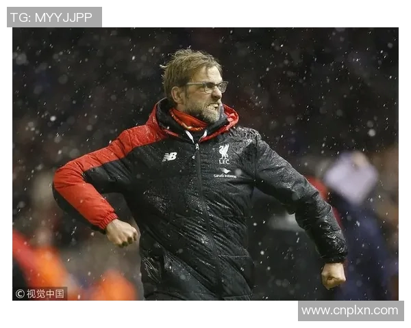 保尼白鹰与黑镇市的激烈对决揭示足球战术的博弈与精彩瞬间